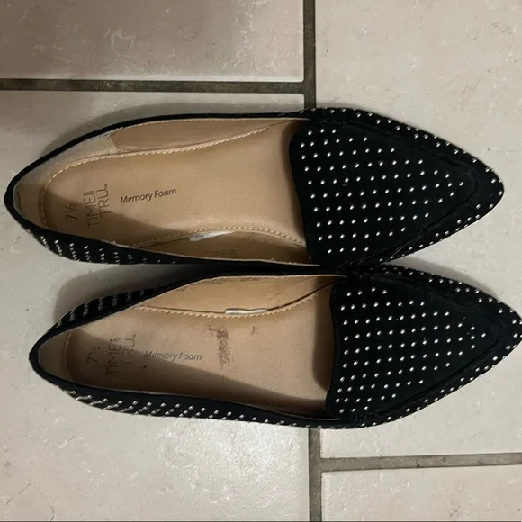 Womens 7.5 Studded Black & Silver Flats Time And Tru - Picture 3 of 4